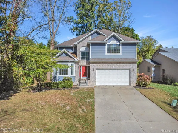 2662 Cedar Key Dr, Lake Orion, MI 48360