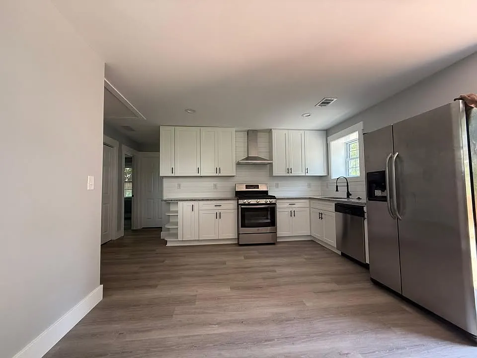 1099 Center Street SW - C — Photo 2