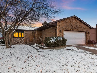 808 Sundown Rd, South Elgin, IL, 60177
