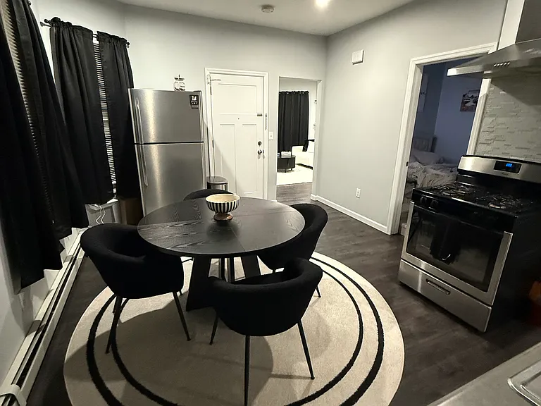 124-126 Keen St #2 — Photo 3