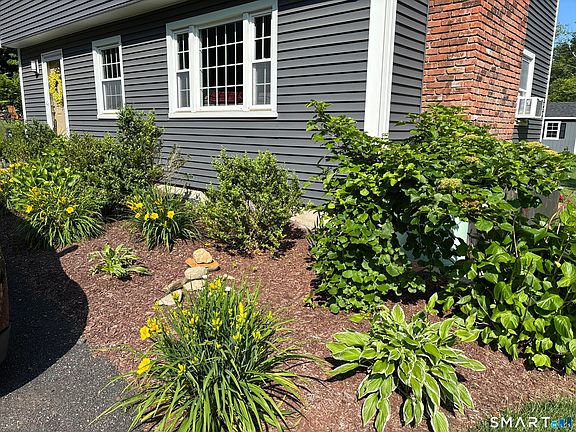 4th image of 19 Botsford Hill Road