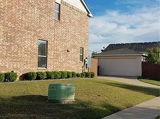 3 bed, 2.5 bath, 1444 sqft, $2,200 — Photo 2