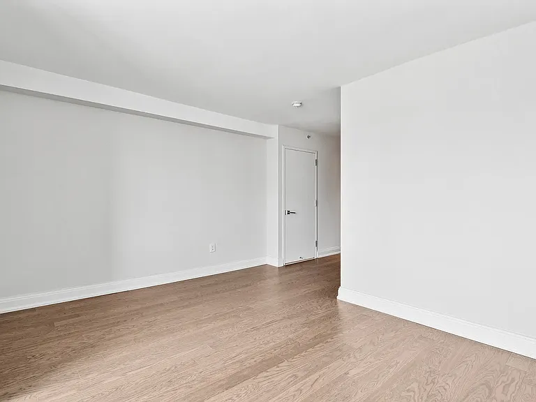 125 W 31st St #44G — Photo 4