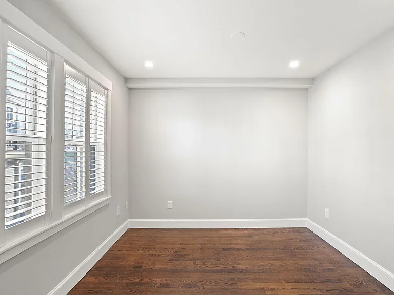 3rd bedroom (2nd floor) (vacant)