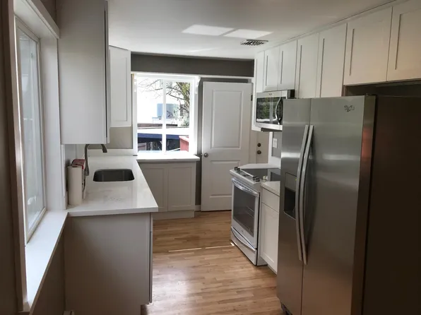 10326 Holman Rd N, Seattle, WA 98133