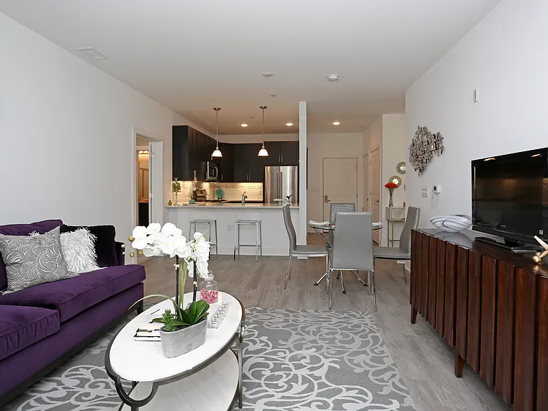 Colonial Pointe at Franklin Lakes — Photo 16