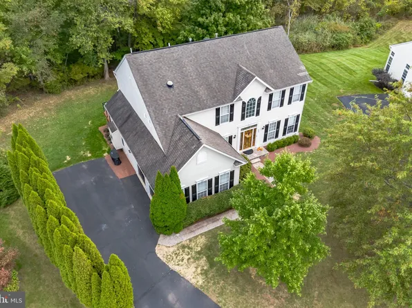 933 Longwood Ct, Chalfont, PA 18914