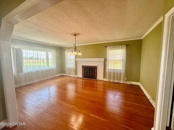 3rd image of 1085 Lake Dr