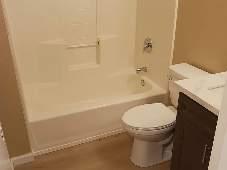 1070 Georgia St — Photo 11