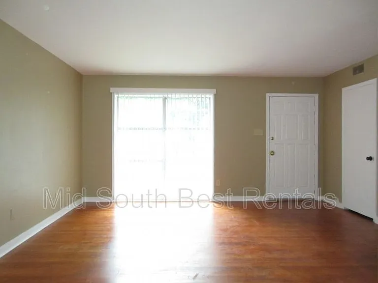 3523 Hallbrook St — Photo 7