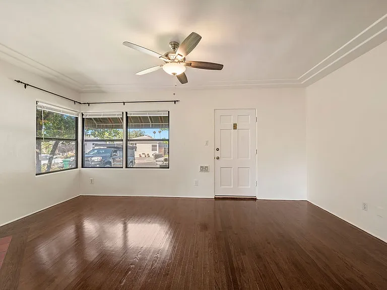 4735 Valencia Dr #FRONT — Photo 6