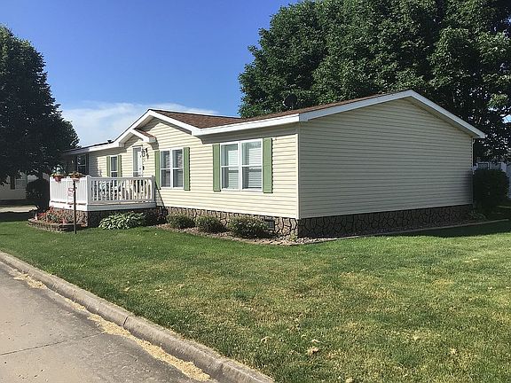 2nd image of 1514 SE Green Park Cir