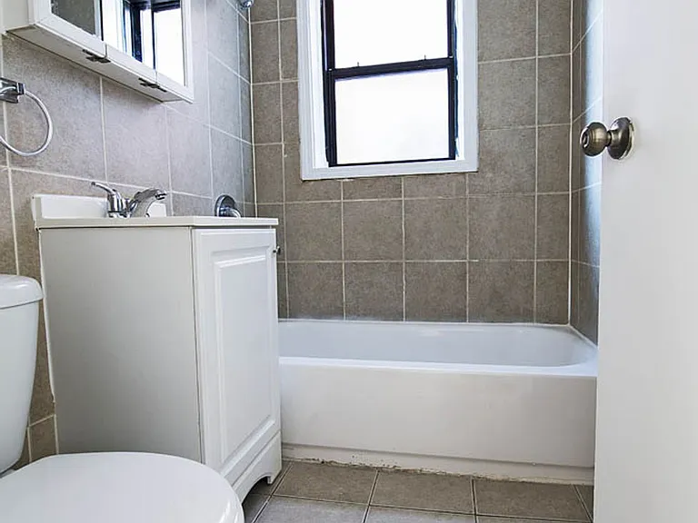 8208 S Drexel Ave — Photo 6