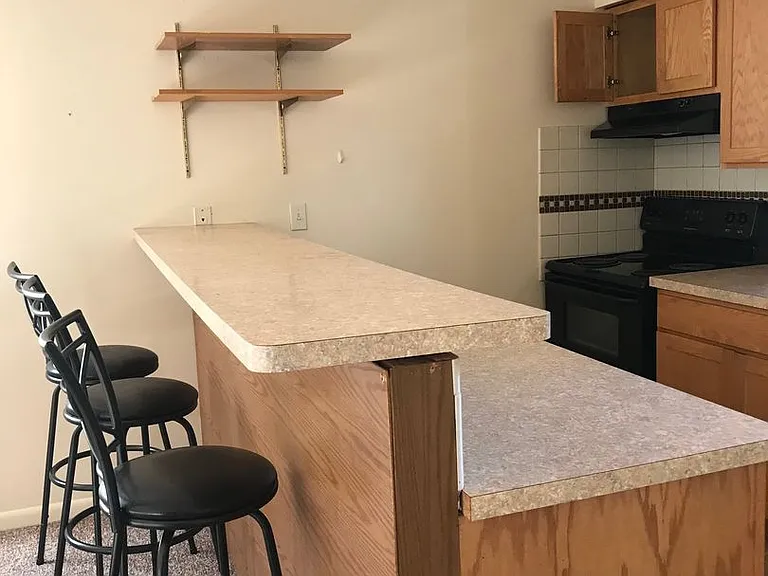 1212 Willard St — Photo 4