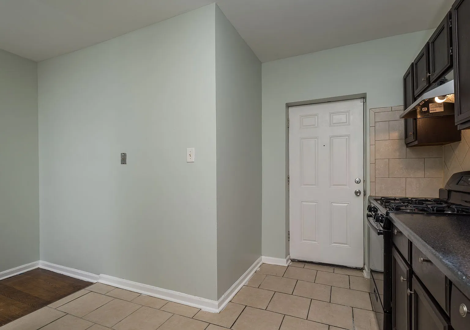 1 bed, $1,300 — Photo 3