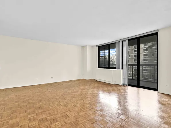 138-35 Elder Avenue image 4 of 27