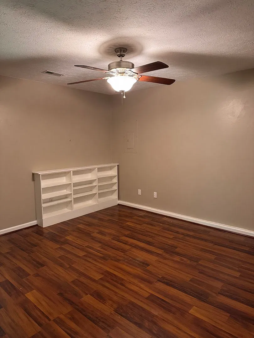 2 Bedroom || 2 Bathroom - Single Level Townhome — Photo 3