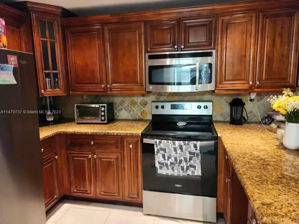 8007 W 6th Ave APT I, Hialeah, FL 33014
