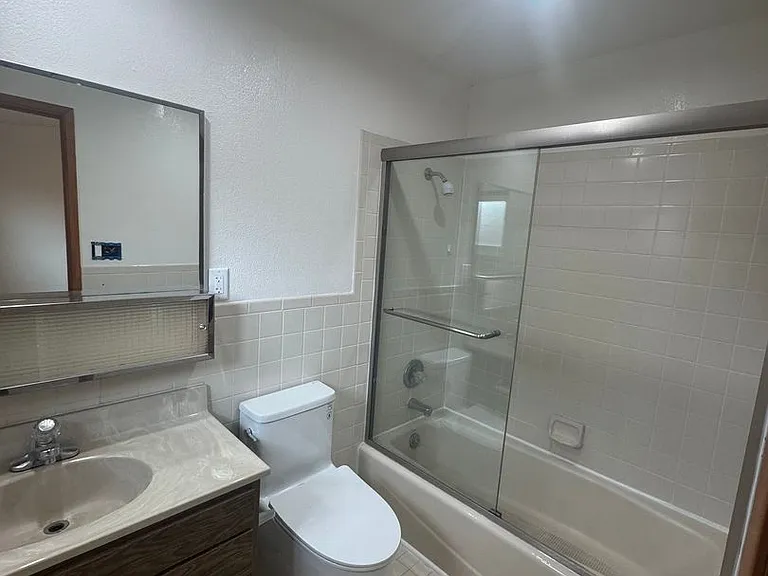 1702 Walnut St — Photo 13