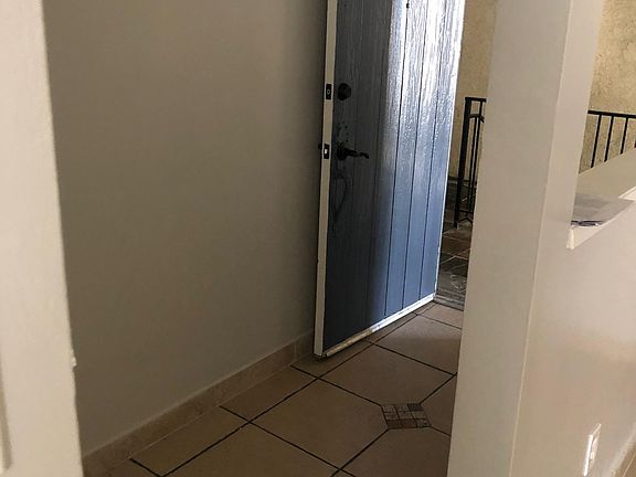 5th image of 16141 Vanowen St #105