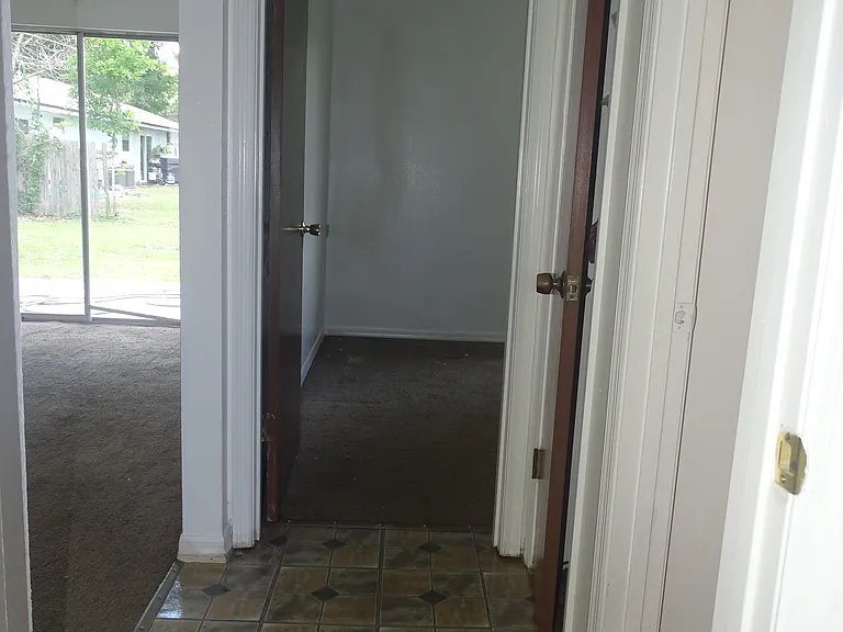 123 SE Bracken Way #102 — Photo 9