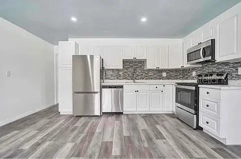 4 bed, 4.0 bath, 2796 sqft, $1,475 — Photo 2