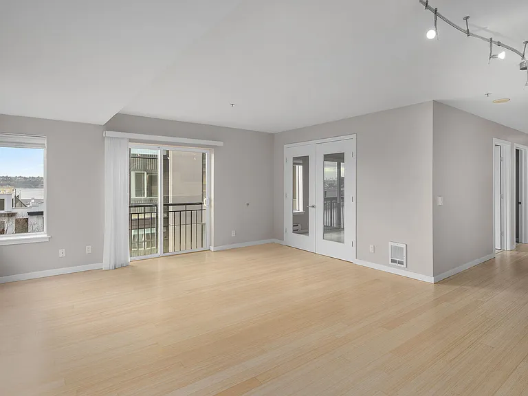 2717 Western Ave #530 — Photo 6