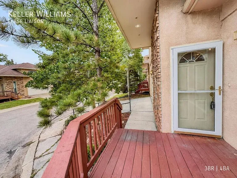 701 Westwood Trce — Photo 3
