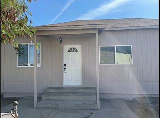 119 Harrison St #B, Taft, CA 93268