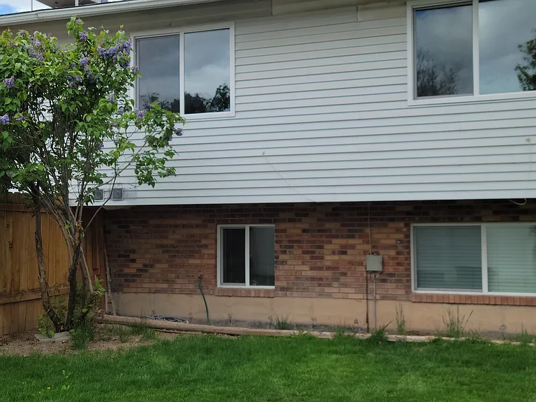 670 N 400 W — Photo 3