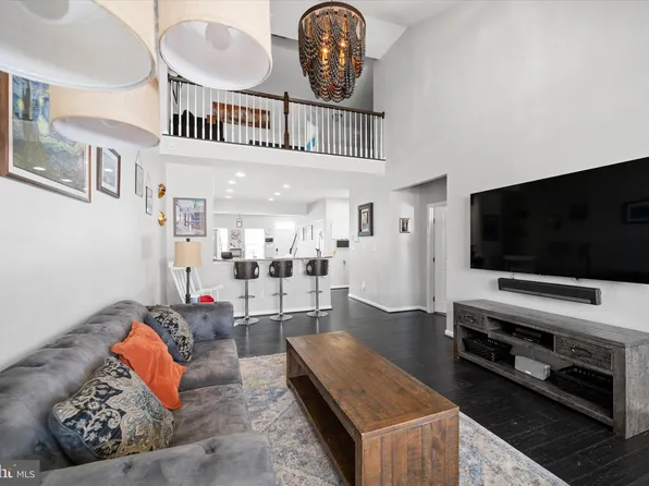 103 E General Grey Ct, Newark, DE 19702