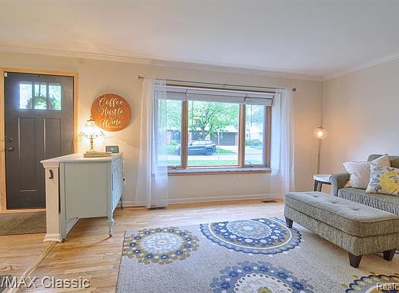 4th image of 9218 Tavistock Dr