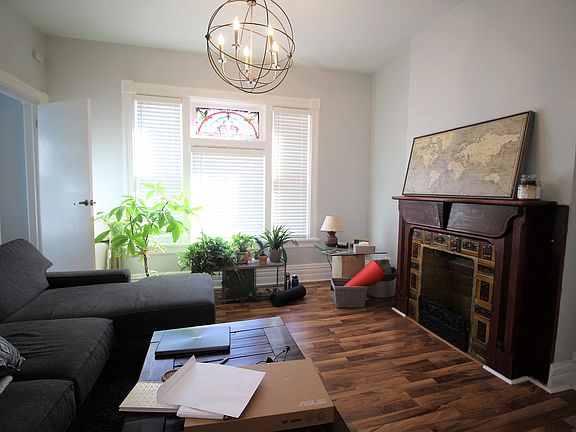 3rd image of 1642 N Bell Ave