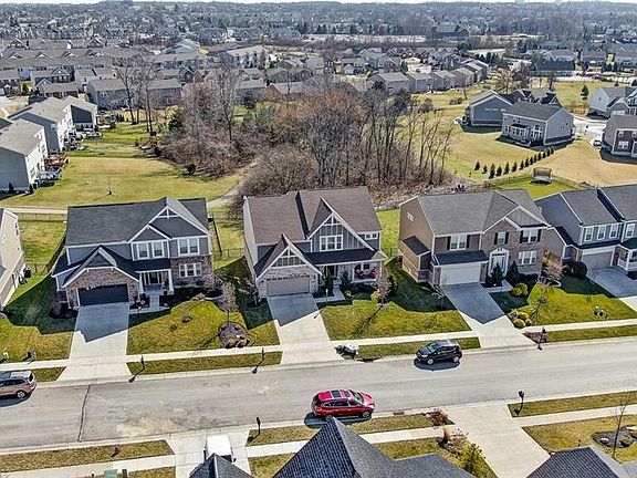 5th image of 180 Willow Grove Dr