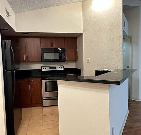 2nd image of 565 Vista Isles Dr APT 2025