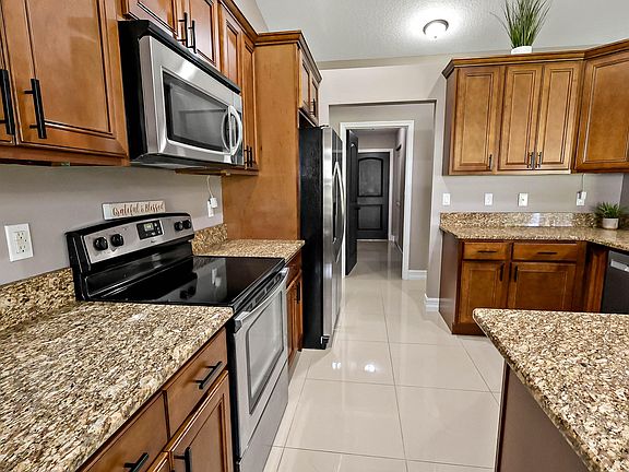 3rd image of 2382 SW Wynnewood Street
