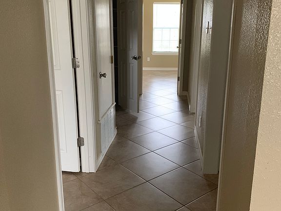 4th image of 1225 Maryland Dr