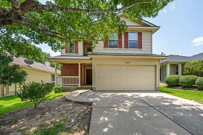 5509 Bentsen Ln — Photo 2