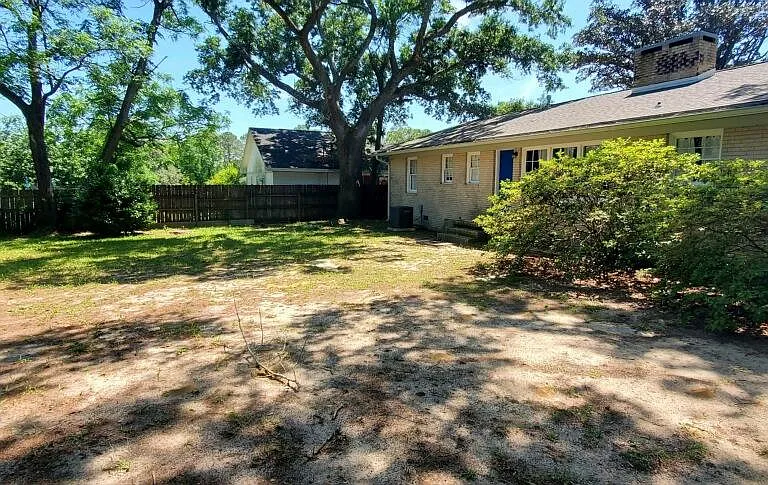 721 Gentian Dr — Photo 2
