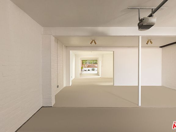 4th image of 2218 Pico Blvd