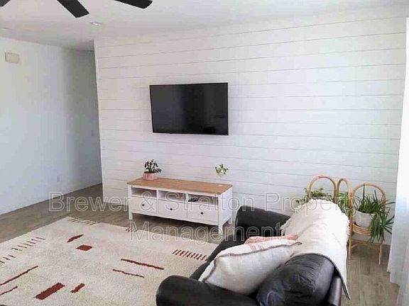 2nd image of 839 E Tucci St