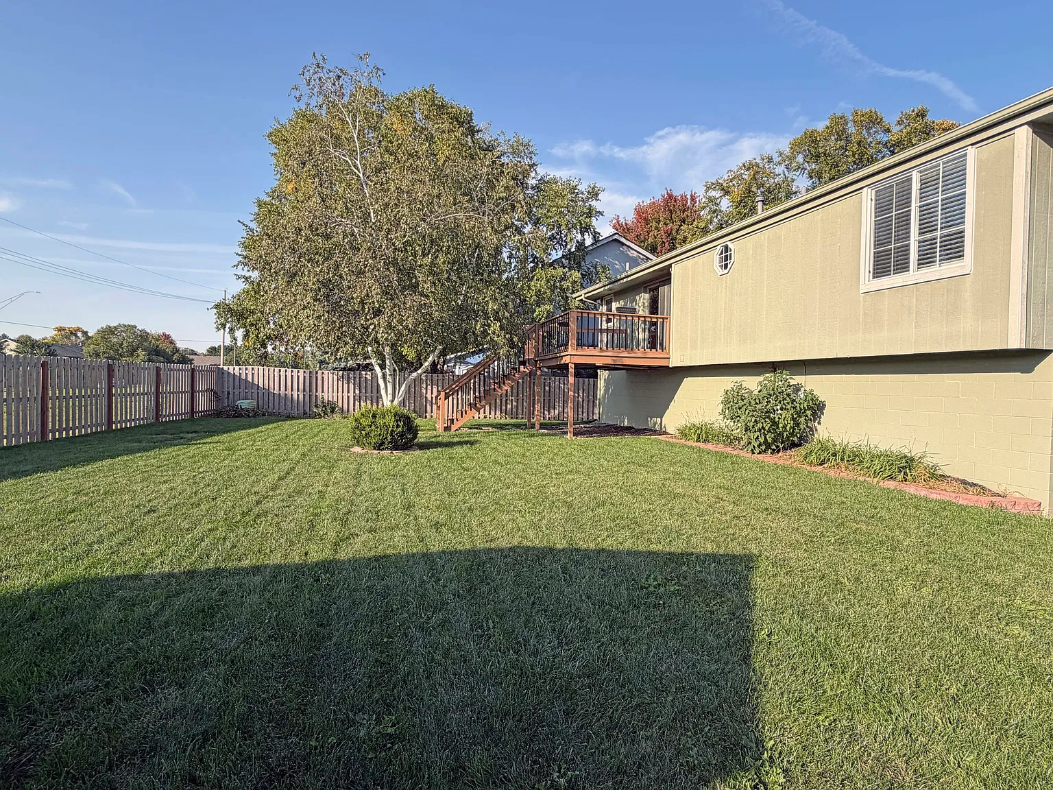 3 bed, 2296 sqft, $2,395 — Photo 2