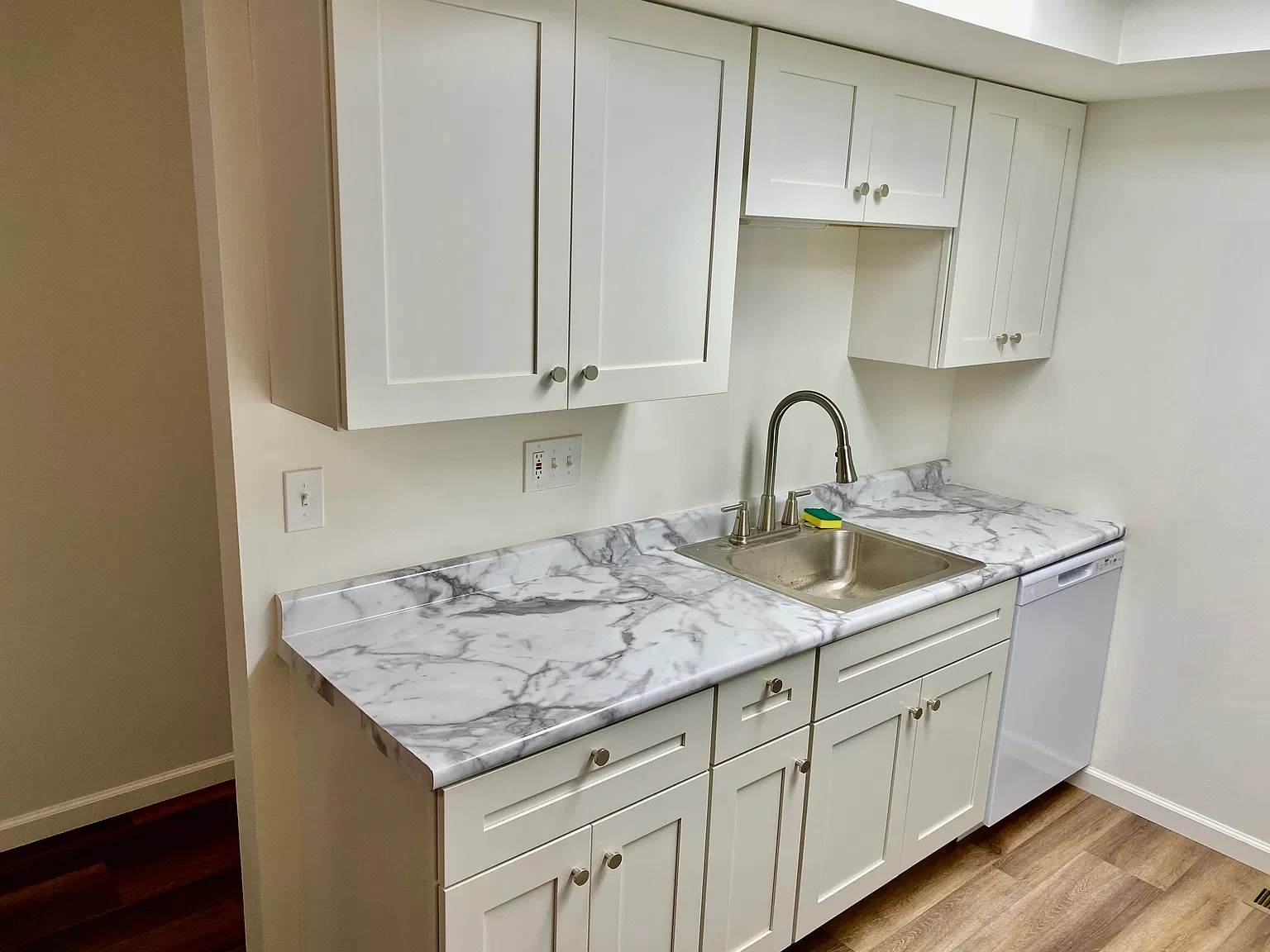 2 bed, 1100 sqft, $1,550 — Photo 3