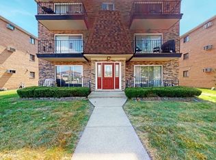 6131 Marshall Ave #201, Chicago Ridge, IL 60415