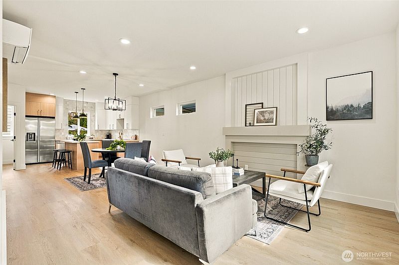 4th image of 5513 Fleming Street #B