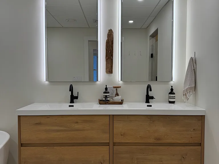 40 College St #207 — Photo 52