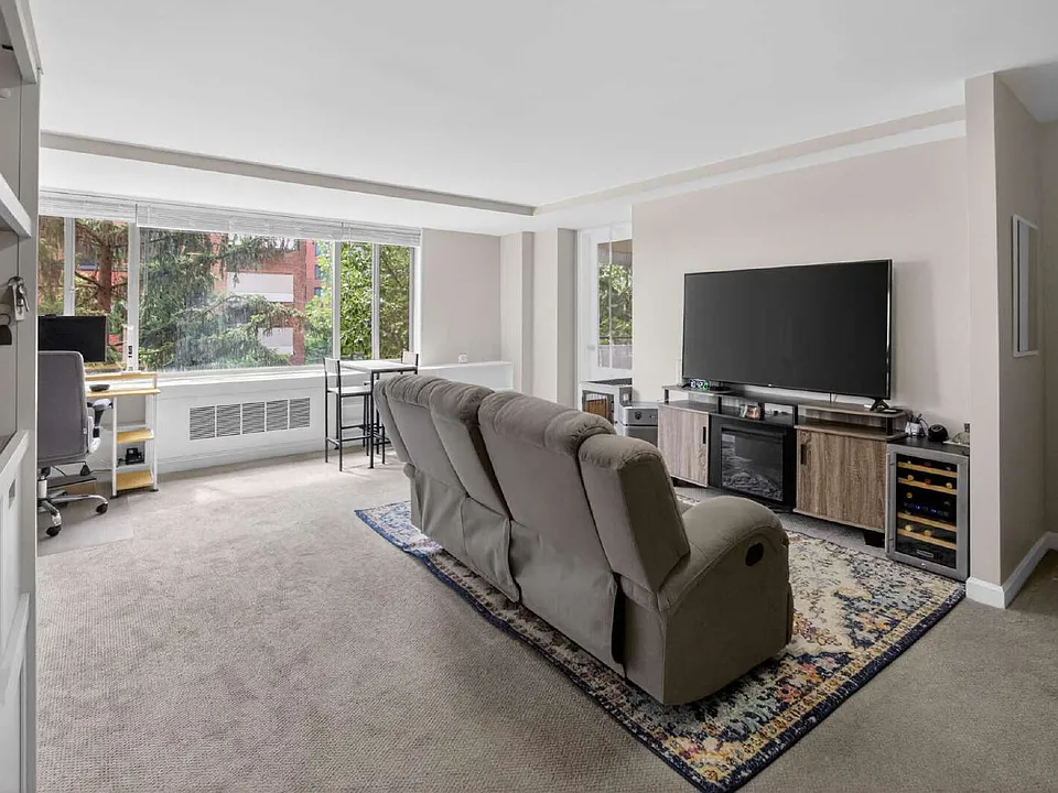 1121 Arlington Blvd #506