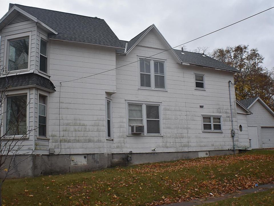 2nd image of 216 Bluff Street