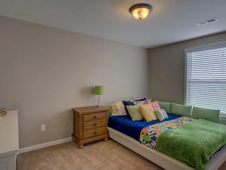 11916 Trottingham Cir — Photo 29
