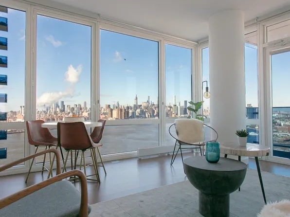 2 North 6th Place image 1 of 31